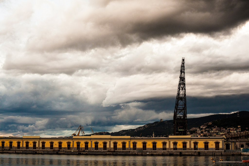 bepslabor's tweet photo. Ursus
---------
°
°
°
°
°
°
°
°
°
°
°
° 
#cloudysky
#skylovers
#cloudyday
#skyporn
#cloudscape
#cloudstagram 
 #cloudchaser
  #cloudyweather
  #cloudzdelight
  #cloudappreciation
#discover_trieste
#triesteraccontatrieste
#instatrieste
#triestelive
#tries… https://t.co/HZF8uZtj1F https://t.co/zup4shnSxd