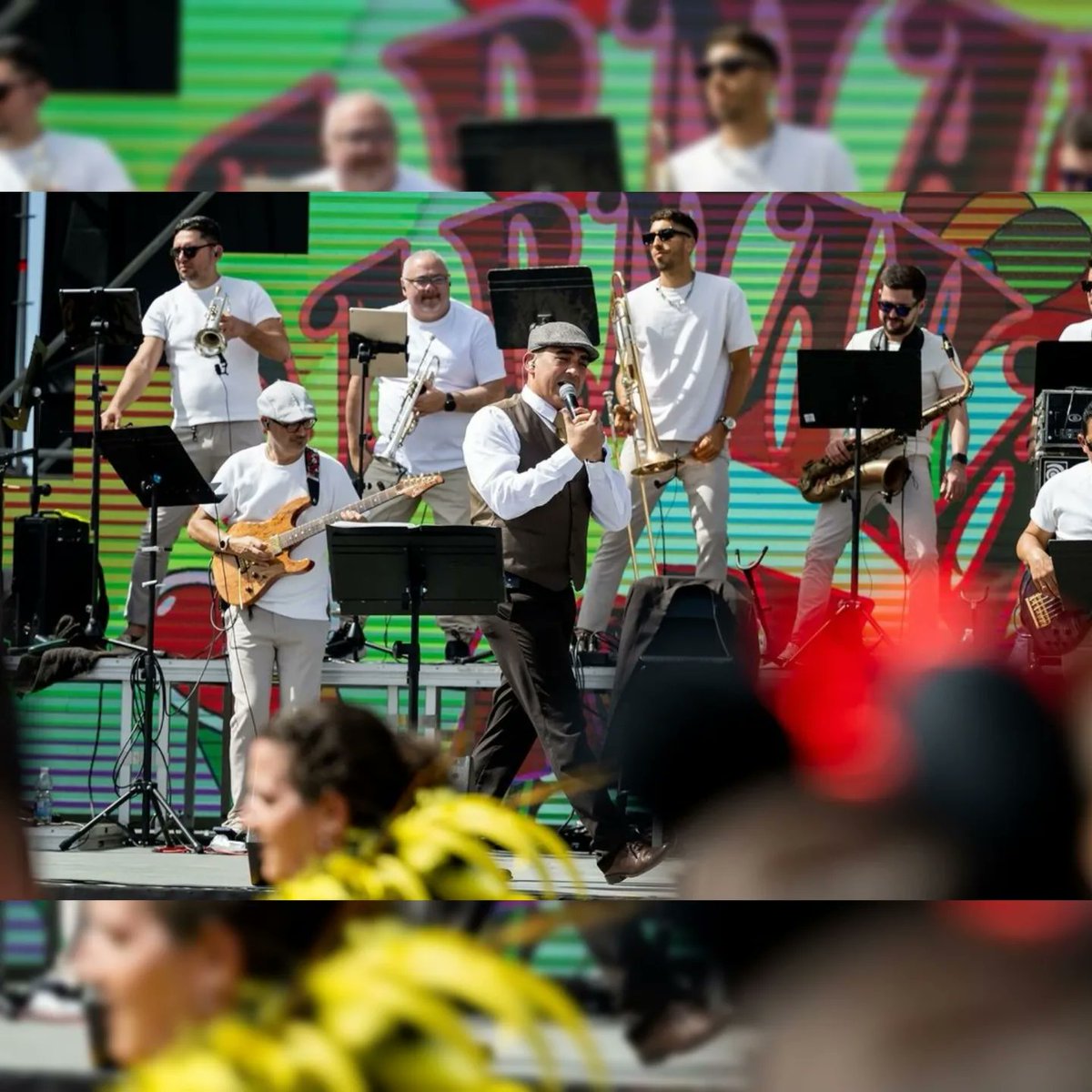 thony_romero's tweet photo. Nuestra visita al Carnaval de Día de Galdar... #TeRegaloUnaRosa Tributo a Juan Luis Guerra by @CaminoViejoProd https://t.co/kOmNGsp6cg