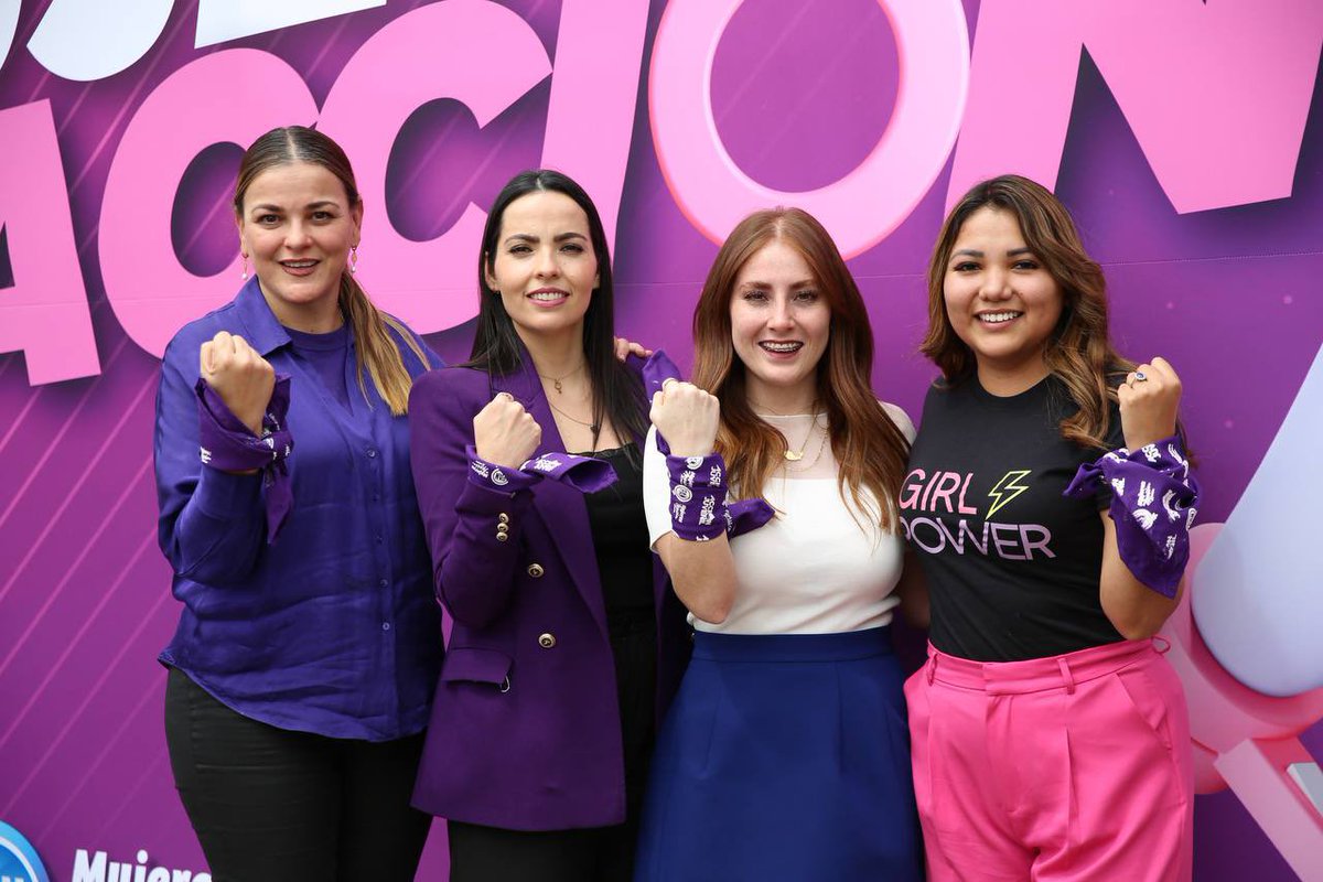 AccionJuvenil's tweet photo. Es tiempo de visibilizar nuestra lucha. 💜 

Las jóvenes del Partido Acción Nacional estamos listas para alzar la voz hasta que nuestros derechos y libertades se respeten🇲🇽🚺

¡Gracias @PPMnacional por velar y cuidar de nuestros sueños e intereses! 💪🏻 https://t.co/QjwMusNGDc