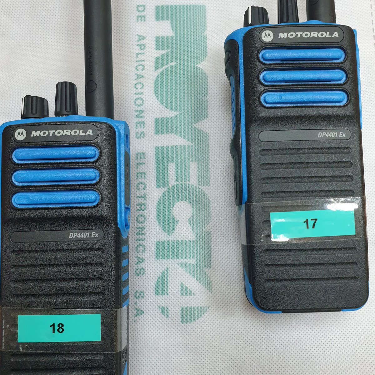 Proyecto4SA's tweet photo. Equipos portatiles #atex utilizados para trabajo en entornos explosivos ⚠️⚠️ #motorola #dp4401ex #motorolasolutions @MotoSolutions https://t.co/FQ3ZomOm5T