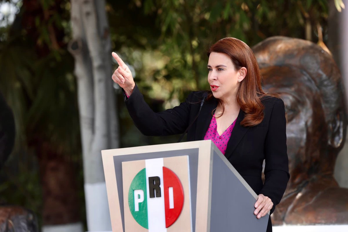 caroviggiano's tweet photo. 🟣 ¡La democracia está incompleta sin igualdad!

En México donde son asesinadas 11 mujeres  al día. ¡No hay nada que celebrar en el #DíaDeLaMujer!

El gobierno de Morena ha fracasado y las priistas no callaremos jamás.

@PRI_Nacional
#8M2023

🧵 Hilo 1/3 https://t.co/OR8N5wG5Cg