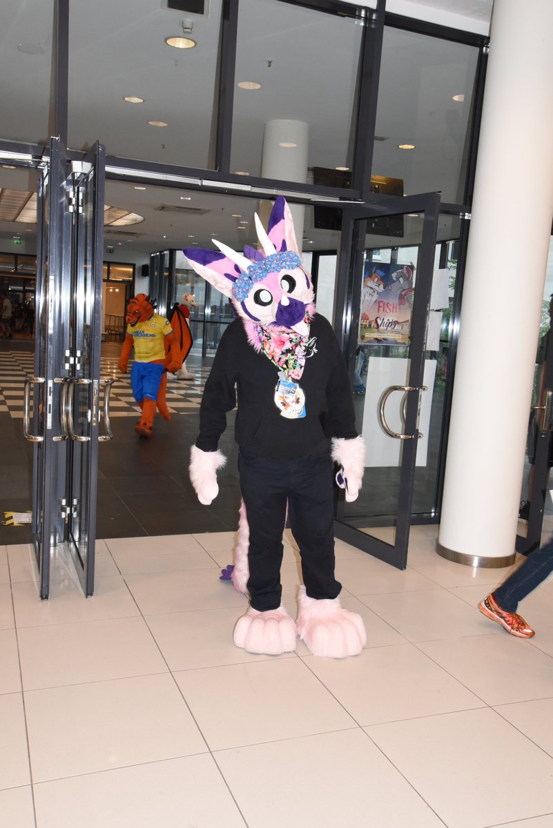 Eurofurence26: Review
@EF_prime #EF26 #EF2022 #Eurofurence #Eurofurence26 
Please tag yourself
Suiter:
@AnnaLisaKyrubui 
These are the last pictures. Now I only have group photos.