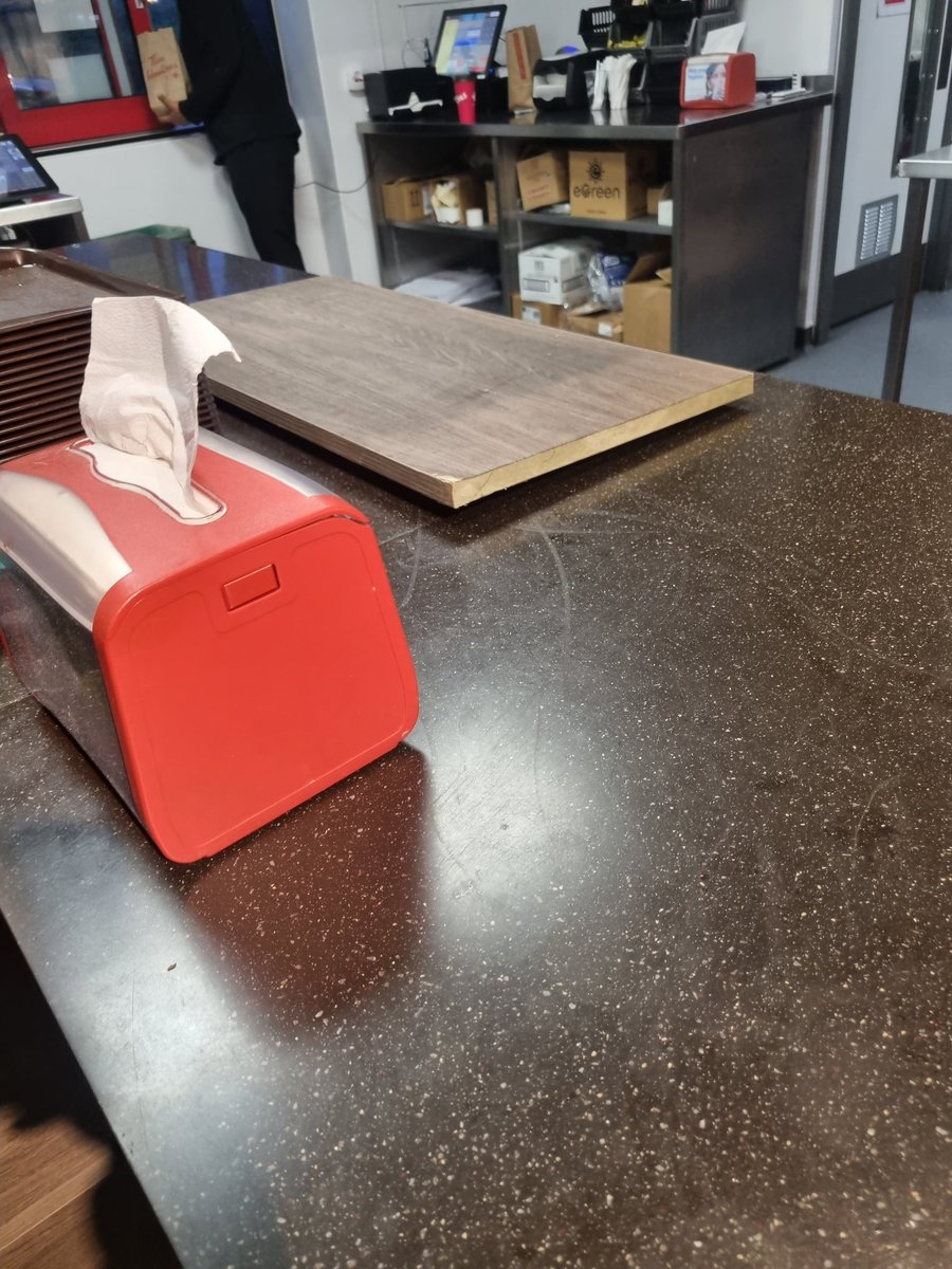 hoyboy1981's tweet photo. @timhortonsuk Need news toes after your unit fell off not secured ouch 😫 😩 https://t.co/YYFD4dv0Ew