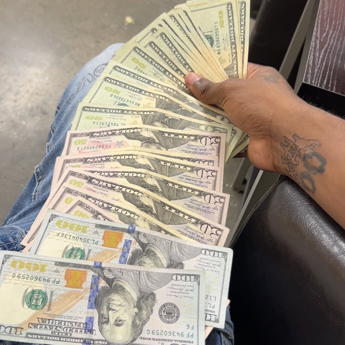Brazyquani's tweet photo. Im to 🅿️ foe you lame hoes! https://t.co/Zog4rNUJ40