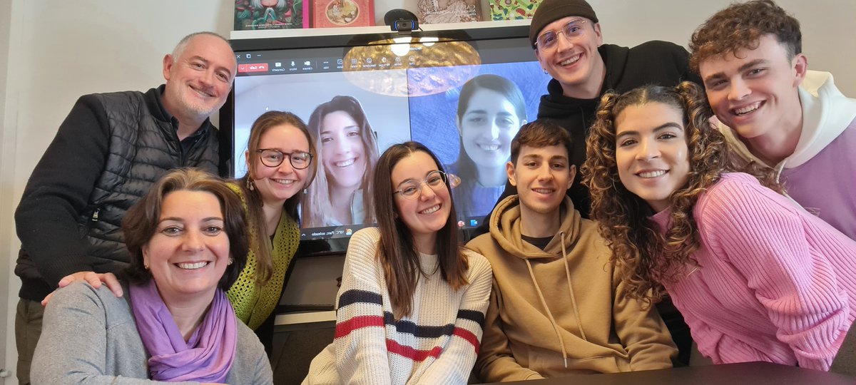 Hoy, como todos los días, trabajando en equipo. No nos paramos a plantearnos qué color tiene el talento y la actitud positiva. Simplemente la incorporamos al equipo #internationalwomensday #talentohumano #talentojoven #igualdadedegenero #talento #diadelamujer #diadeladona #8m