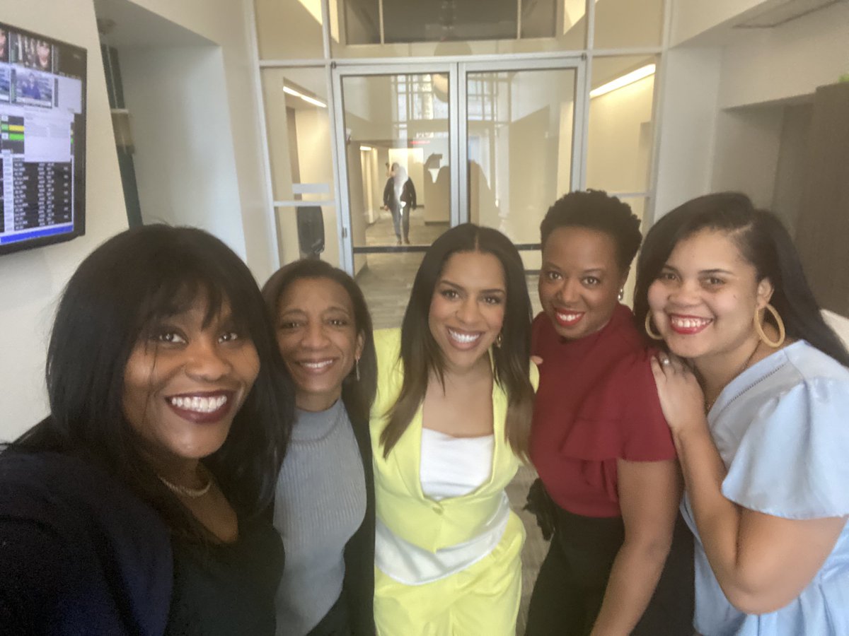 OGCooking's tweet image. Celebrating #InternationalWomen’sMonth with several wonderful women at a taping for “Intersections” ⁦@KDKA⁩ ⁦@TheCW⁩ ⁦@MikeyHoodKDKA⁩ ⁦@sharnaylhearn⁩ #women #pittsburgh #community #uplifting #support