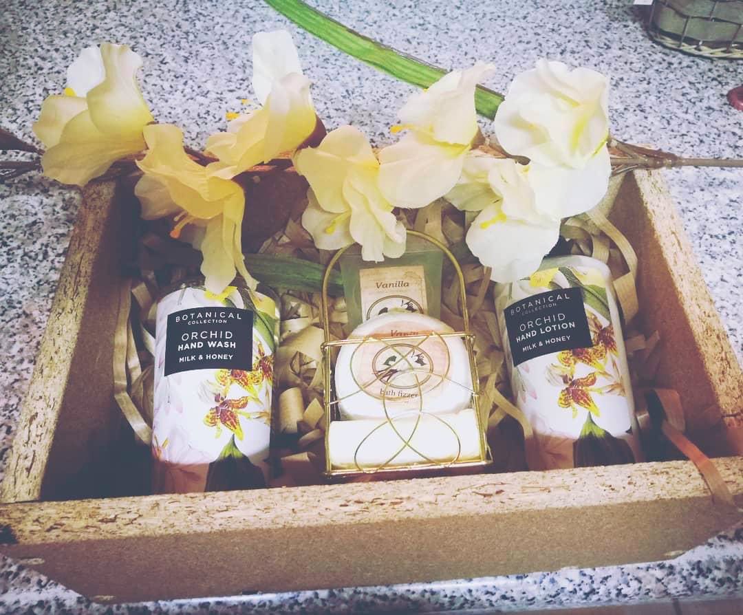 #deliveries 

A little pamper box set for her just because her friend was thinking of her ❤️

#gifts #giftideas #giftshop #giftsforher #giftswithlove #gifted #gjftaday #giftsfromfriends #giftaday #giftboxes #lesotho #Lstwitter