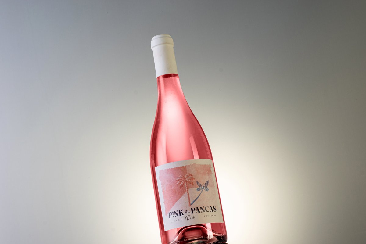 QuintaDePancas's tweet photo. What is the best way to celebrate #InternationalWomensDay? We tell you: P!nk de Pancas! A #roséwine full of charm, with a garish colour and a light, sweet taste. Perfect for celebrations in the feminine! 🌸✨

#QuintaDePancas https://t.co/80XMhhGz7U