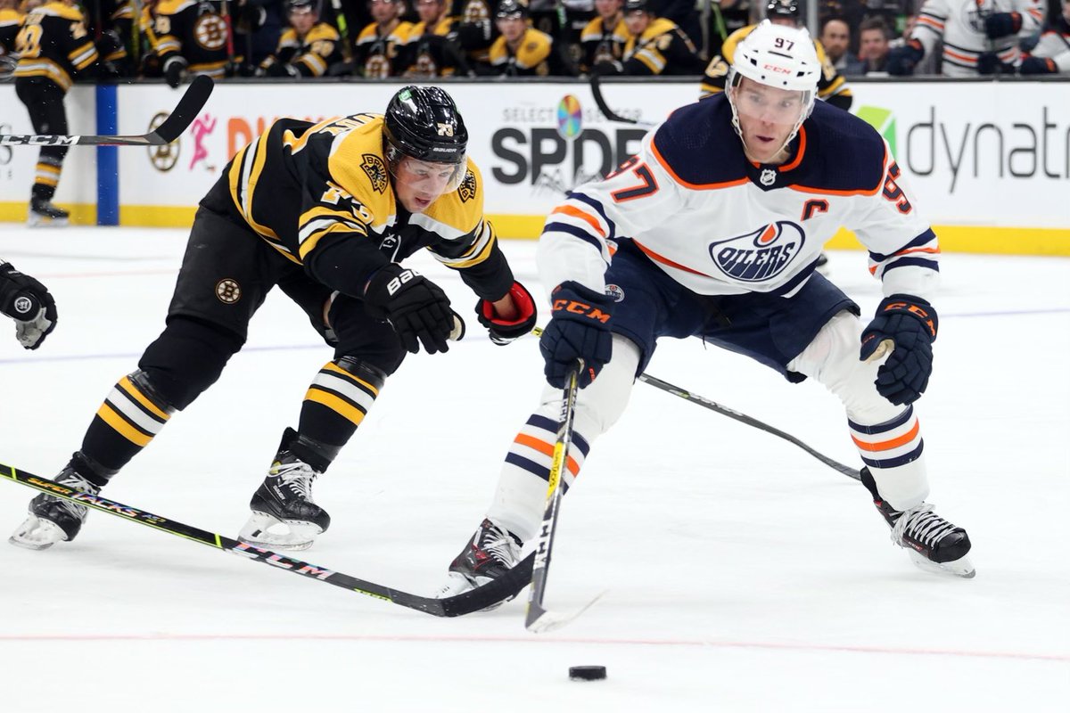 Bob_Stauffer's tweet photo. Connor McDavid leads the NHL in:

Goals: 54
Assists: 70
Points: 124
PP Points: 58

He carries an 11-game point streak (12-15-27/+6) into tomorrow’s game in Boston 

McDavid is the best player in the NHL…and it is NOT close! https://t.co/8v3ldw9WmT
