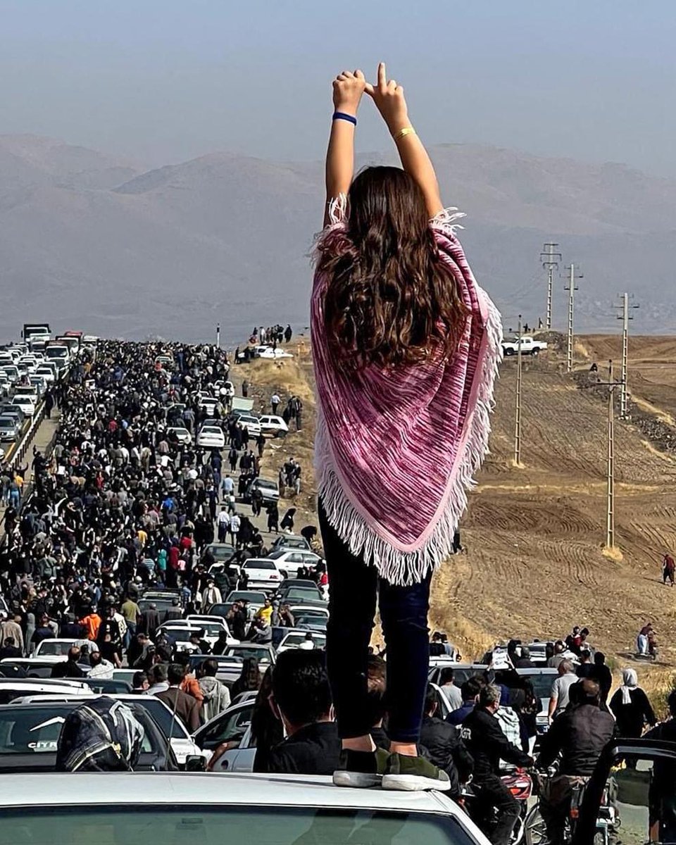 Ellie_Assad's tweet photo. Happy International Women's Day to everyone, especially the women and girls in #Iran who are leading the first ever women-led revolutionary movement with their strength, resilience and determination. 
#InternationalWomensDay 
#WomanLifeFreedom https://t.co/t17eLexGVG