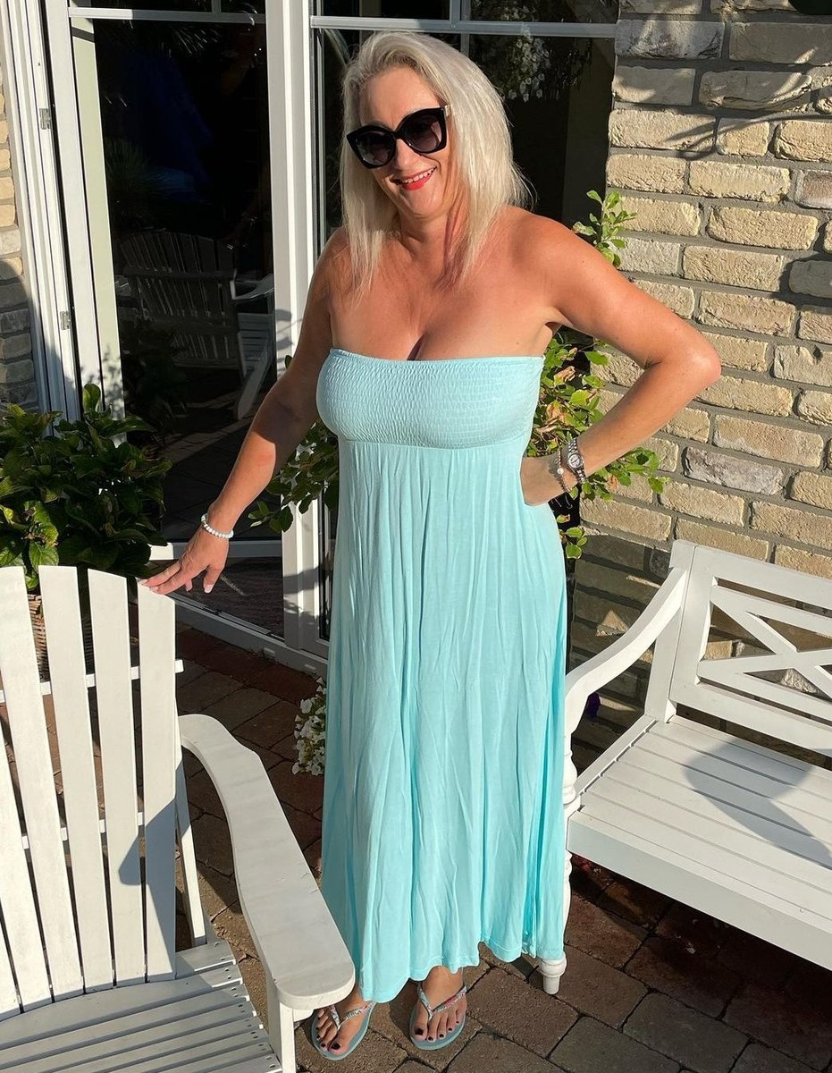 Gorgeous MILF