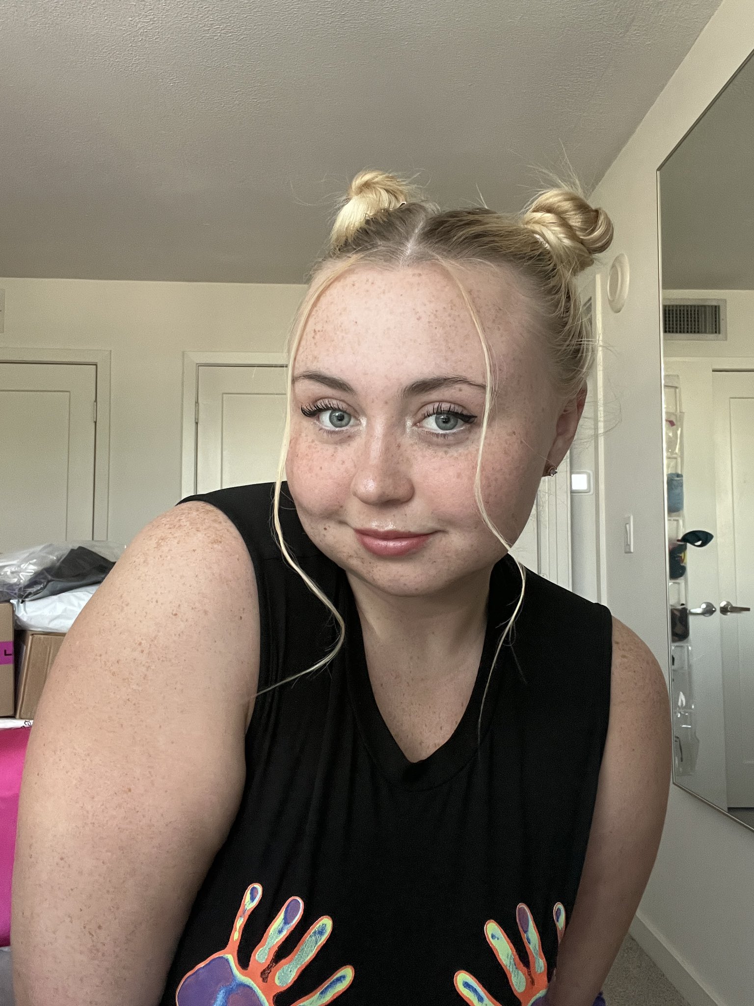 Presidentniki on Twitter: "Double buns https://t.co/u3ub7Ow7it" / Twitter