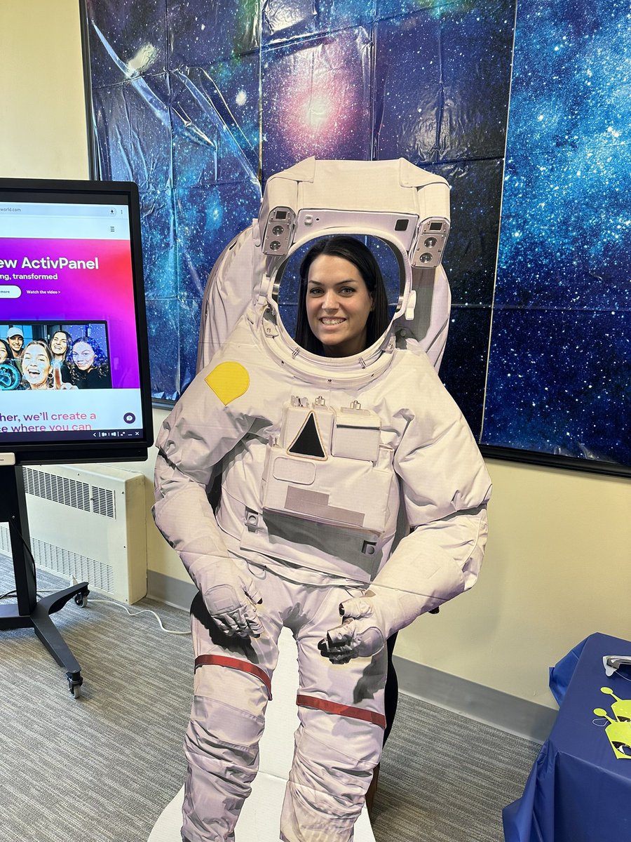 RobinASeifert's tweet image. Having a great time at EdTech! @GRAETCorg #edtechrva2023