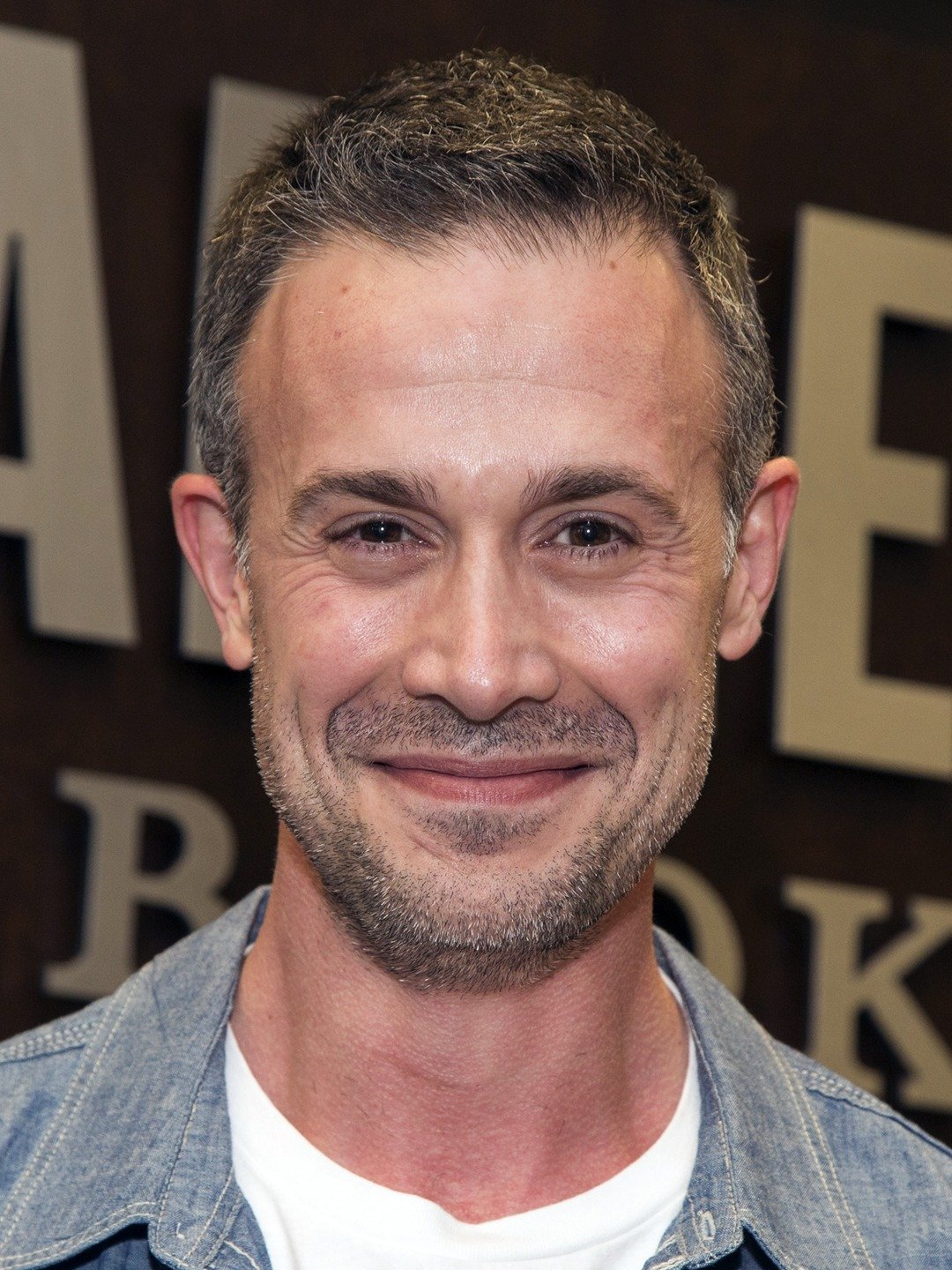 Happy birthday to Freddie Prinze Jr.!

Born: March 8th, 1976 