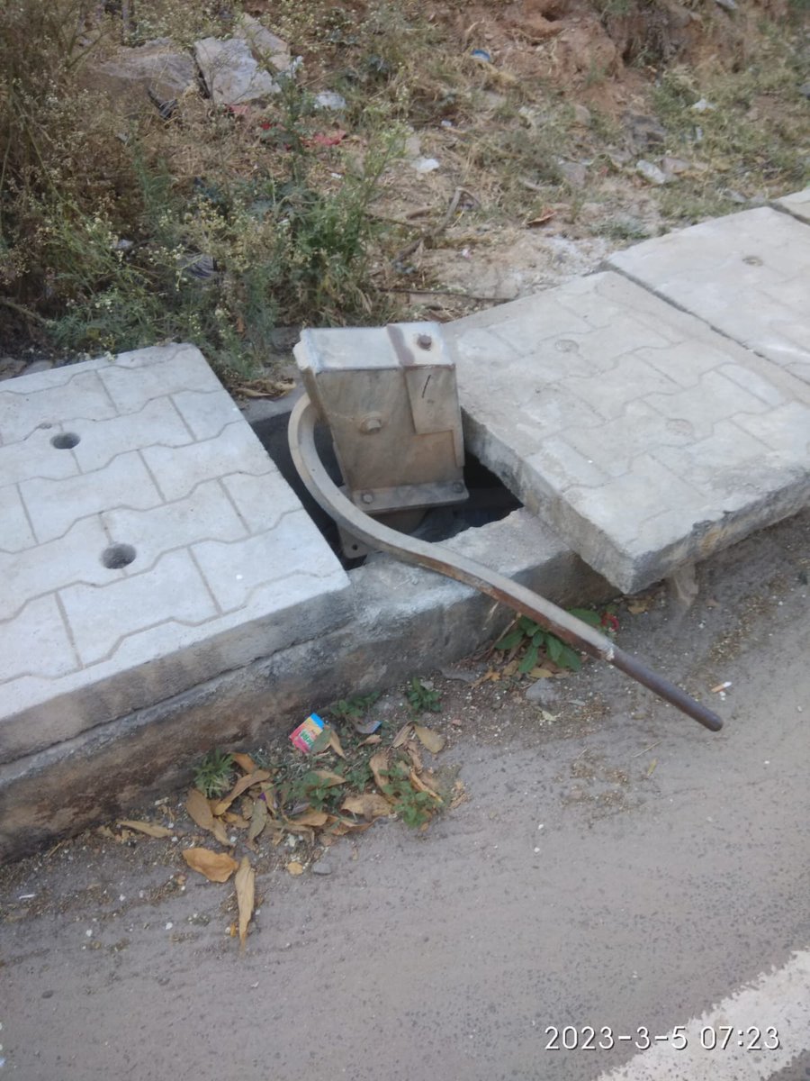 forpublicissues's tweet photo. 'State of the Art' work or 'Heights of Insanity' by @BBMPCOMM @BBMPAdmn

A borewell inside a gutter?

Loc - KEB Road Babusahebpalya. Ward 24 Bangalore

'Application of Thought' in work is  missing...

Can citizens expect @CMofKarnataka @PMOIndia
@narendramodi to correct this? https://t.co/69b376aZkj