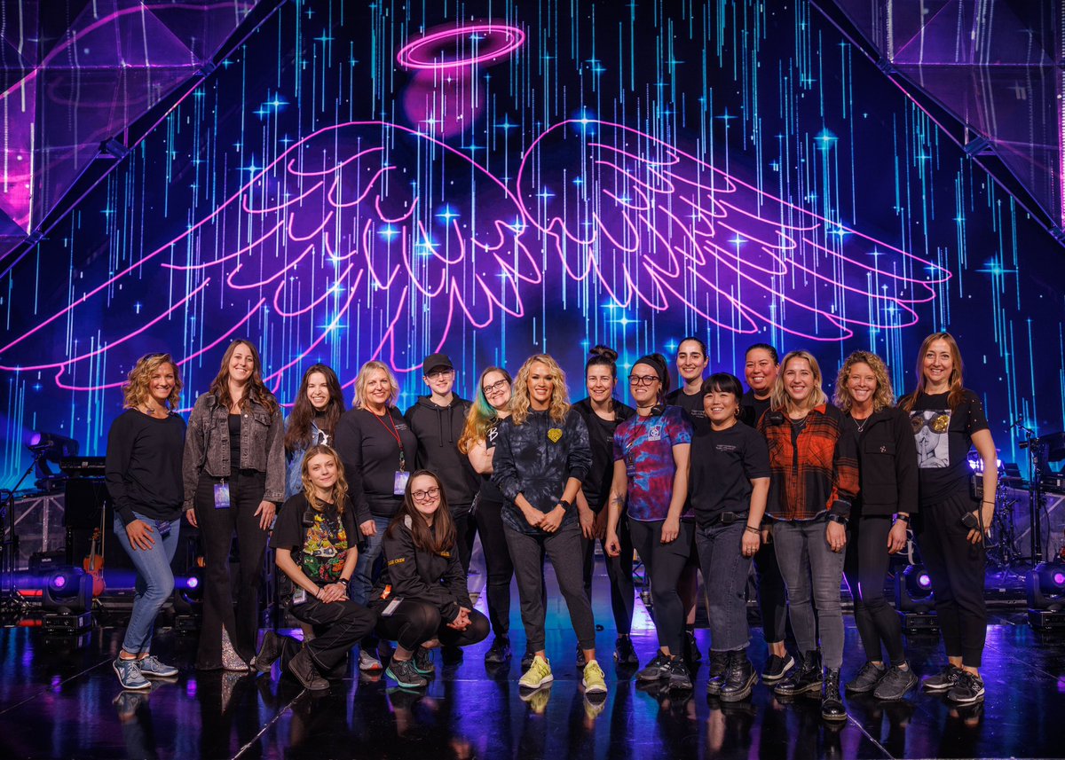 Celebrating all the amazing women on the #DenimAndRhinestonesTour crew! 💜💎  #InternationalWomensDay