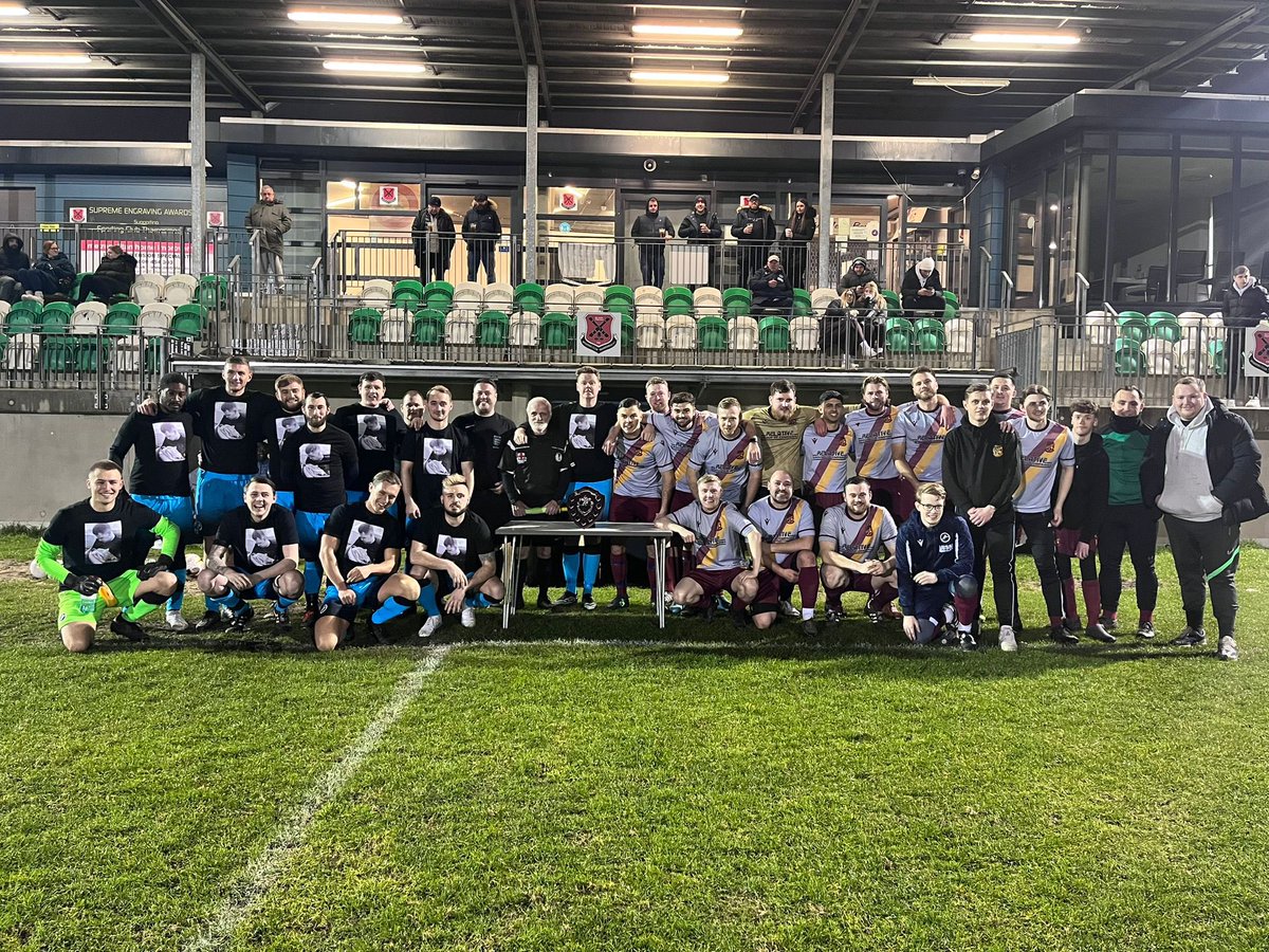 peoples_fc's tweet photo. What a great night❤️⚽️

A good game of football. £580 raised. 

A penalty shoot out win🏆

We want to give a special thank you to Pettswood and to the fourth officials for everything tonight.

We would also like to thank @SCThamesmeadFC for the hospitality tonight ❤️#formavimae https://t.co/L5gHdUXTrK