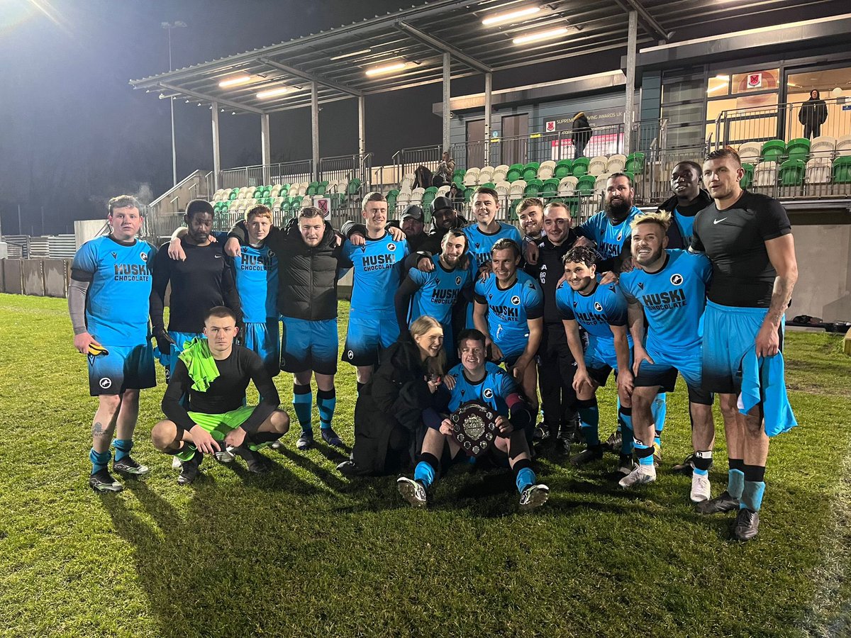 peoples_fc's tweet photo. What a great night❤️⚽️

A good game of football. £580 raised. 

A penalty shoot out win🏆

We want to give a special thank you to Pettswood and to the fourth officials for everything tonight.

We would also like to thank @SCThamesmeadFC for the hospitality tonight ❤️#formavimae https://t.co/L5gHdUXTrK