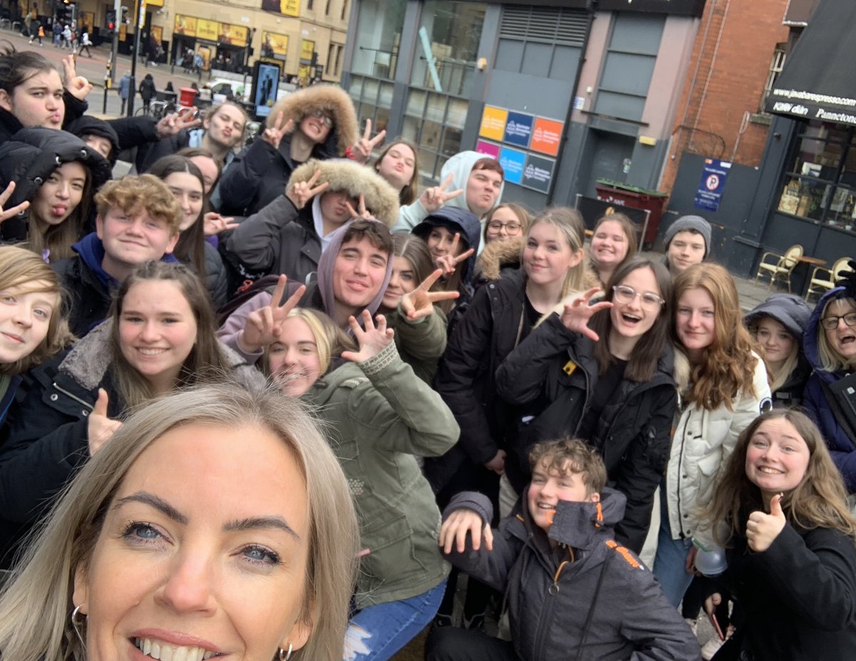 StMarysDrama's tweet photo. What a great @TheLionKing experience we have had! A wonderful workshop and a spectacular performance @PalaceAndOpera  Thank you @BenHallworth @LiverpoolEmpire #creativelearningpartnership 🎭 https://t.co/EmV6EF4ZTs