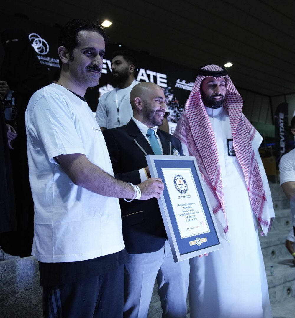 FitnessTimeSA's tweet photo. WE DID IT 😍🔥
#لافيتيت ذكرى جديدة للتاريخ وانجاز وطني سعودي اولا 🇸🇦⭐️

نجحنا بتحطيم رقم قياسي جديد في موسوعة چينيس بأكبر حدث ترامبولين 
شكراً لكل اللي شاركوا معنا في كسر الرقم💪🏼
والشكر لوزارة الرياضة ممثلة بالاتحاد السعودي للجمباز @gym_saudi @gsaksa_en 

#LEVITATE2023 https://t.co/1dHSHQljhA
