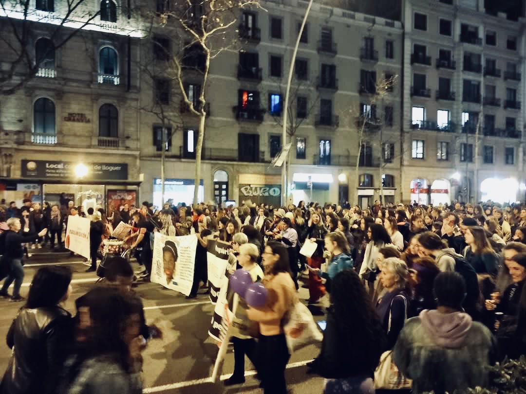 faticevallossc's tweet photo. 🗣️Ens organitzem per sostenir-nos i enfortir-nos! Migrar és un dret per a totes! El feminisme serà antiracista o no serà! ✊🏿✊🏾✊🏽
#8M2023 #feminismeantiracista #decoloniza #regulariza #RegularizaciónYA #Justiciasocial https://t.co/IJsvdsFkPH