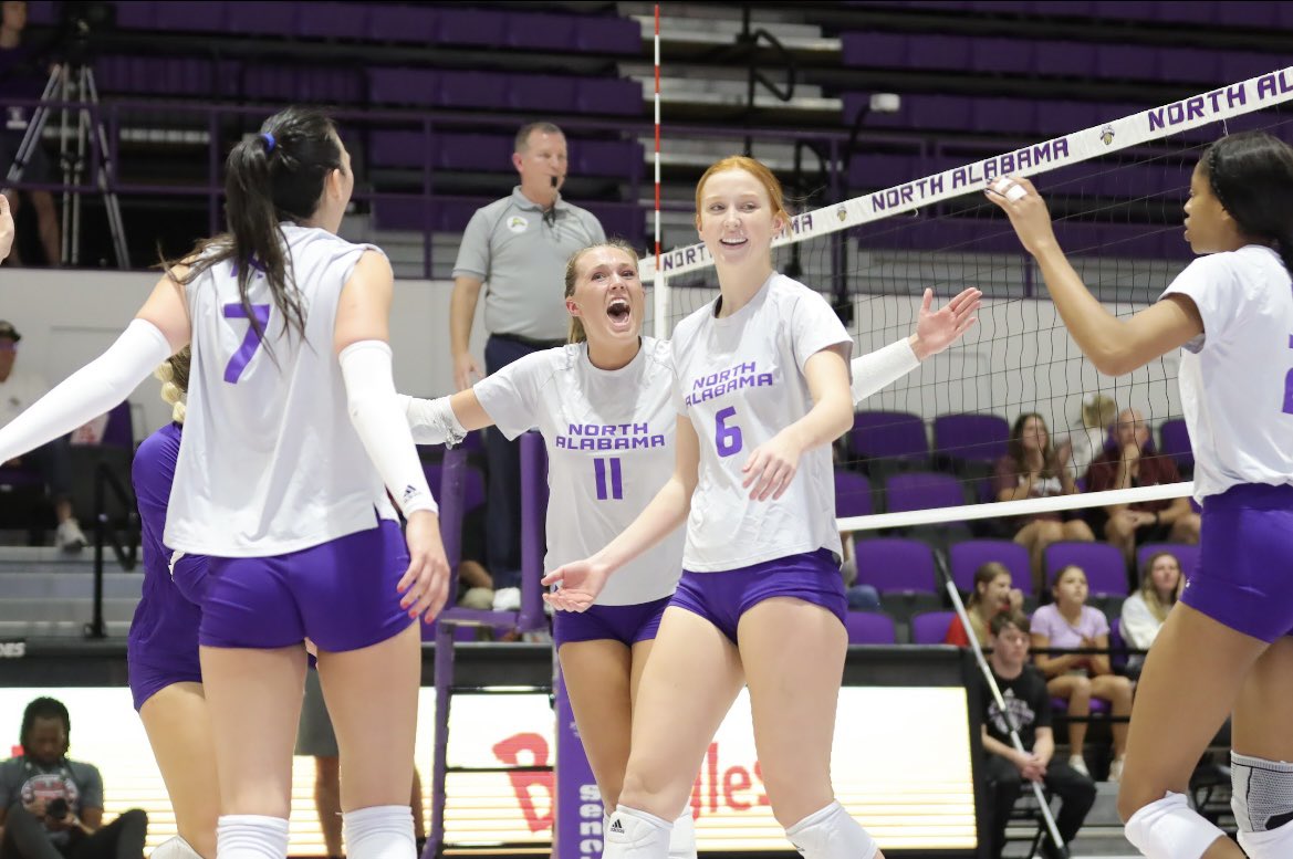 UNA_Volleyball's tweet photo. Here’s to the Strong Women. May we know them. May we be them. May we raise them. 
Happy #InternationalWomensDay! 👑💪 https://t.co/40YbszBFNX