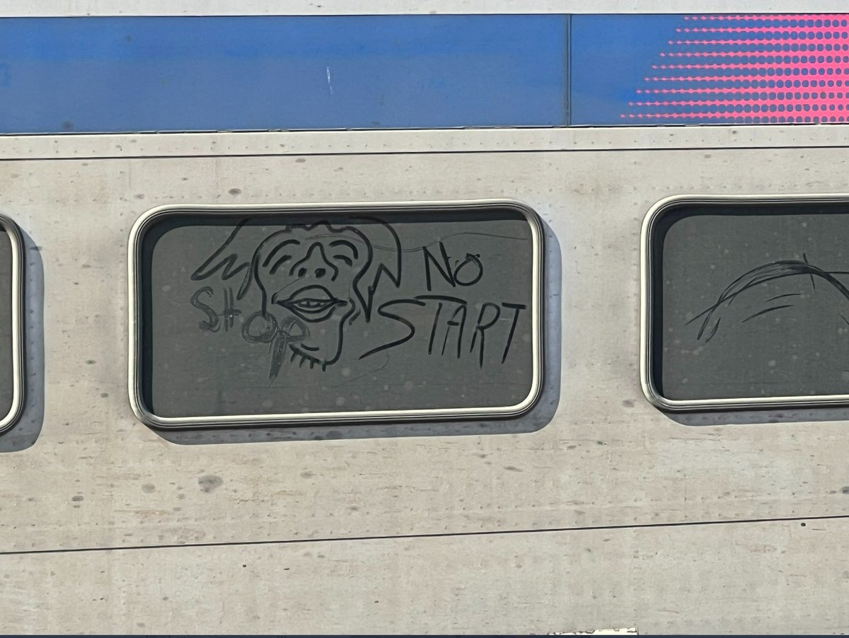 rudezoneNJT's tweet photo. Every NJ Transit bus, train and light rail vehicle has filthy windows like this.

NJ Transit CEO Kevin Corbett needs to be fired.

The NJ Transit board runs the worst transit agency in America. https://t.co/EG11uXyeS9