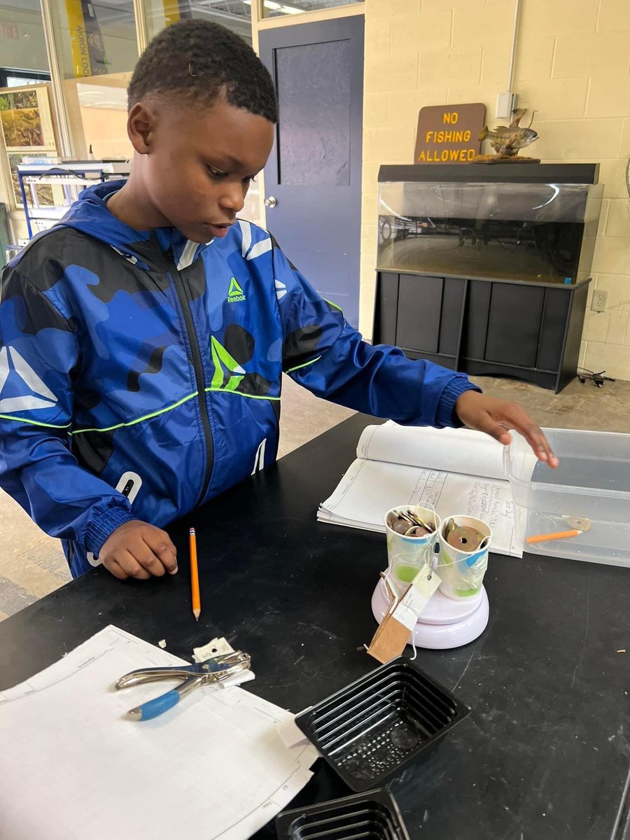 dschenz45's tweet photo. Mr. Shoey and Mrs. Compher’s 6th graders are learned about the design process and chemistry using PLTW. They created two different glues from scratch and tested their strength on different materials. They loved and responded to the challenge! #CometSmart https://t.co/hCJFe4dQcW