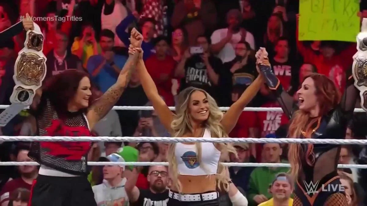 Vince Russo Bashes Trish Stratus & Lita’s Booking On WWE RAW https://t.co/djfZZJ8nuQ https://t.co/kKkM96lQEC