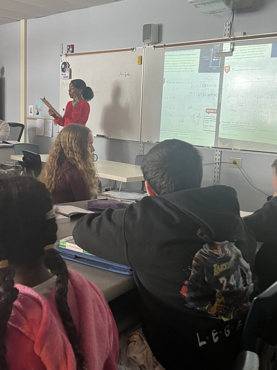 PascarellaLCSD's tweet photo. Wrapping up day 3 of our middle level coaching and comodeling week with @CurriculumAssoc The collaboration and conversation today was 💯. @iReady @MHWhiteMRM @MsD_atLCSD @dziegler15 #LCSDisREADY https://t.co/uG90pasYO3