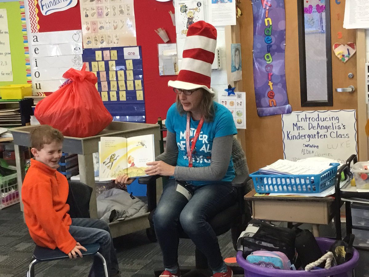 MrsDeAngelisRH's tweet photo. We loved hearing the story, A Fly Went By! Thank you, Mrs. Pacyna, for reading to our class and for letting us choose a book to bring home! @RobertHunterES @FlemRarSchools https://t.co/ybjqfd2Swo