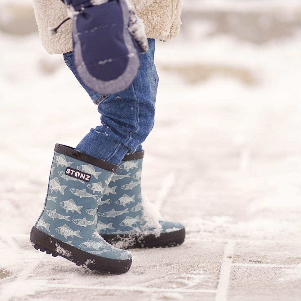 StonzWear's tweet photo. Turn that slouchy snow into a fun day out when you have the Stonz Rain Boot to shield their feet from wet &amp; cold. 💦
https://t.co/IhCpTRY1T8
.
#springtime #springwithkids #childhood #stonzwear #stonz #lessscreenmoregreen #makingoutsideeasy #playtime #Puddlejump https://t.co/u5l72Qsjqw