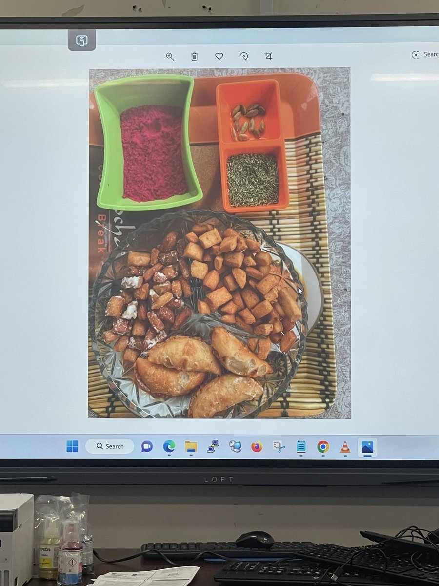 Traci Towe tweet media