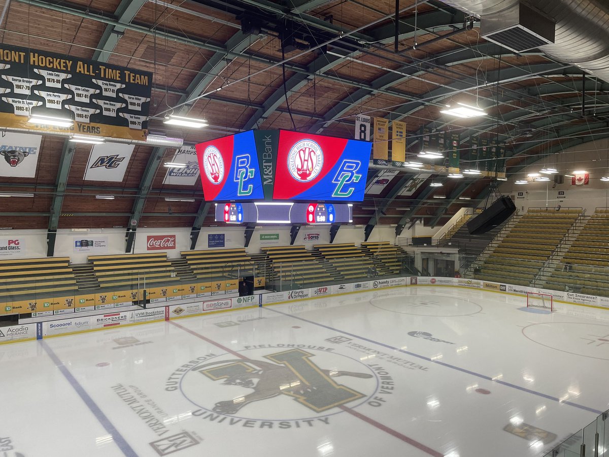 Privileged to be the #PAAnnouncer for the @vpasports Ice Hockey Championship games for #Vermont @GutFieldhouse.  We start with the Division 1 Girls game between @BurlingtonHS802 / @CHSLakersVT #SeaLakers and @SHSAthleticsVT #CrimsonTide #vtplayoffs #vthshockey