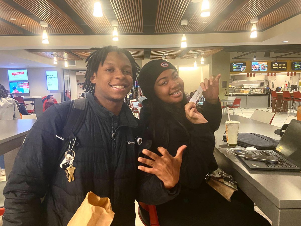 _TheOnyxConnect's tweet image. The men of Phi Rho Eta fraternity inc.
are celebrating International Women’s Day by passing out words of affirmation on campus. Members will be inside the Bone and on the quad until 5 p.m. 

#happyinternationalwomensday  #isuredbirds #isu25 #isu24