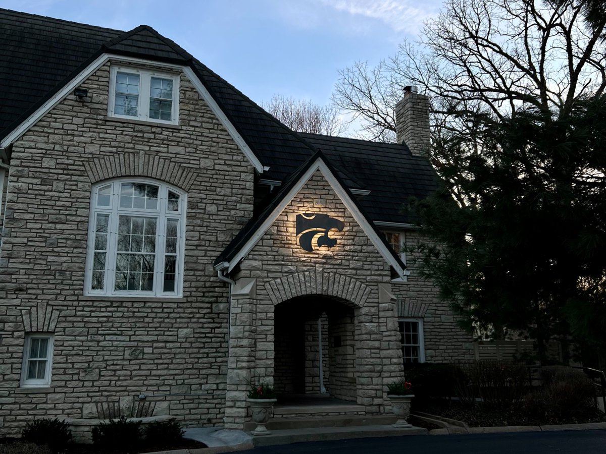 KState's tweet photo. The President's Residence got an upgrade! Have you been by to see the new addition?

#CaptureKState | #KState https://t.co/HV0APZJX6L