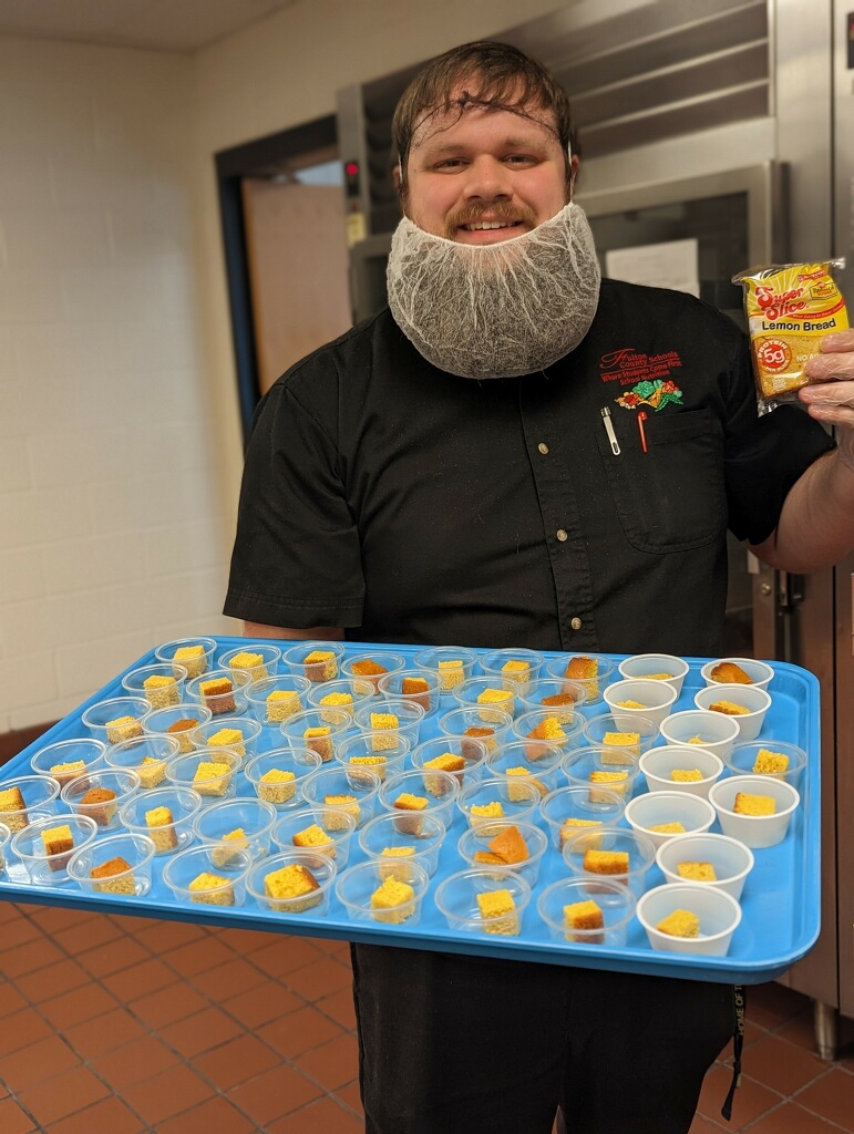 FCSNutrition's tweet photo. Be a #BreakfastBuilder & try Super Sunshine Lemon Bread at breakfast during #NSBW23! ☀🍋
Creative solutions such as mobile kiosks, breakfast after the bell, or breakfast in the classroom make it simple and convenient to serve a healthy #schoolbreakfast to students. #FuelingGA https://t.co/dItlHchrRl