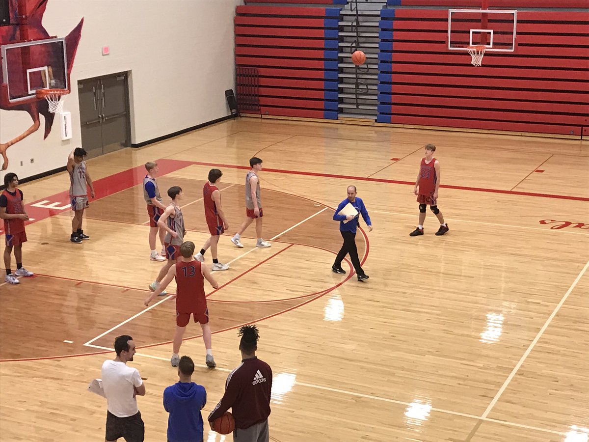 rischeds's tweet photo. CBA getting a chance to check out practice and send the boys off to state! Pretty cool for the littles to experience this. Good luck CARDS!!! https://t.co/hAMcNO9LRe