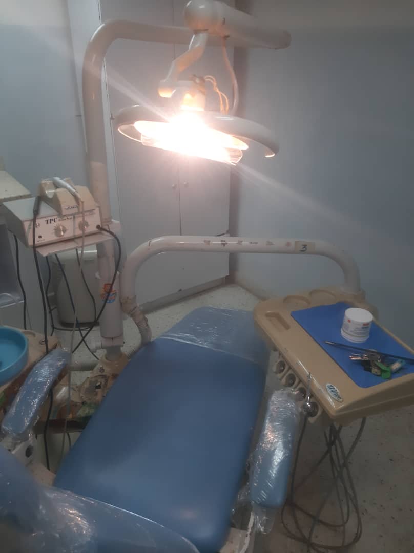 IVSSCENTRONORTE's tweet photo. El personal de Servicios Generales realiza mantenimiento preventivo a compresor de aire, cambio de aceite y luminaria al Servicio de Odontologia para brindar un servicio optimo. Somos IVSS @NicolasMaduro @MagaGutierrezV @Somosivss https://t.co/XpwDD3JomO