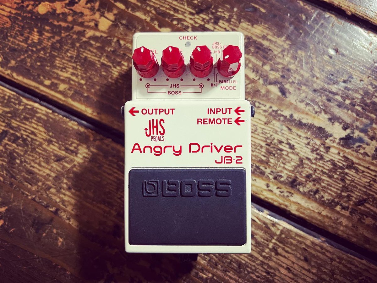 efmaniac's tweet image. とりあえず踏みっぱなし、一台で勝負できるエフェクター

BOSS JB-2 Angry Driver

パラレルモードが地味にイケテマス

#boss
#エフェクター
#angrydriver