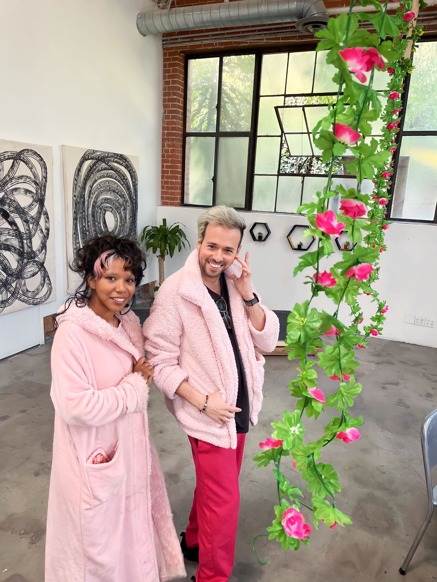 proudaverse's tweet photo. On Wednesdays we wear pink…and #qowork 🌸 #lgbtq #coworking #web3 https://t.co/OBAhJRjArk