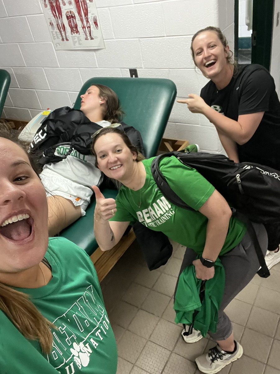 Amy Jasinski tweet media