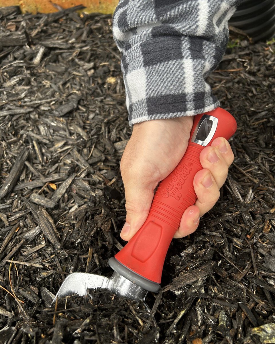 weasel_garden's tweet photo. Get a grip on your gardening with our Garden Weasel Trowel! 💪

Its comfortable handle reduces hand fatigue and provides a secure grip for better control.

https://t.co/xNcThNYFIM https://t.co/EstCRsSMLl