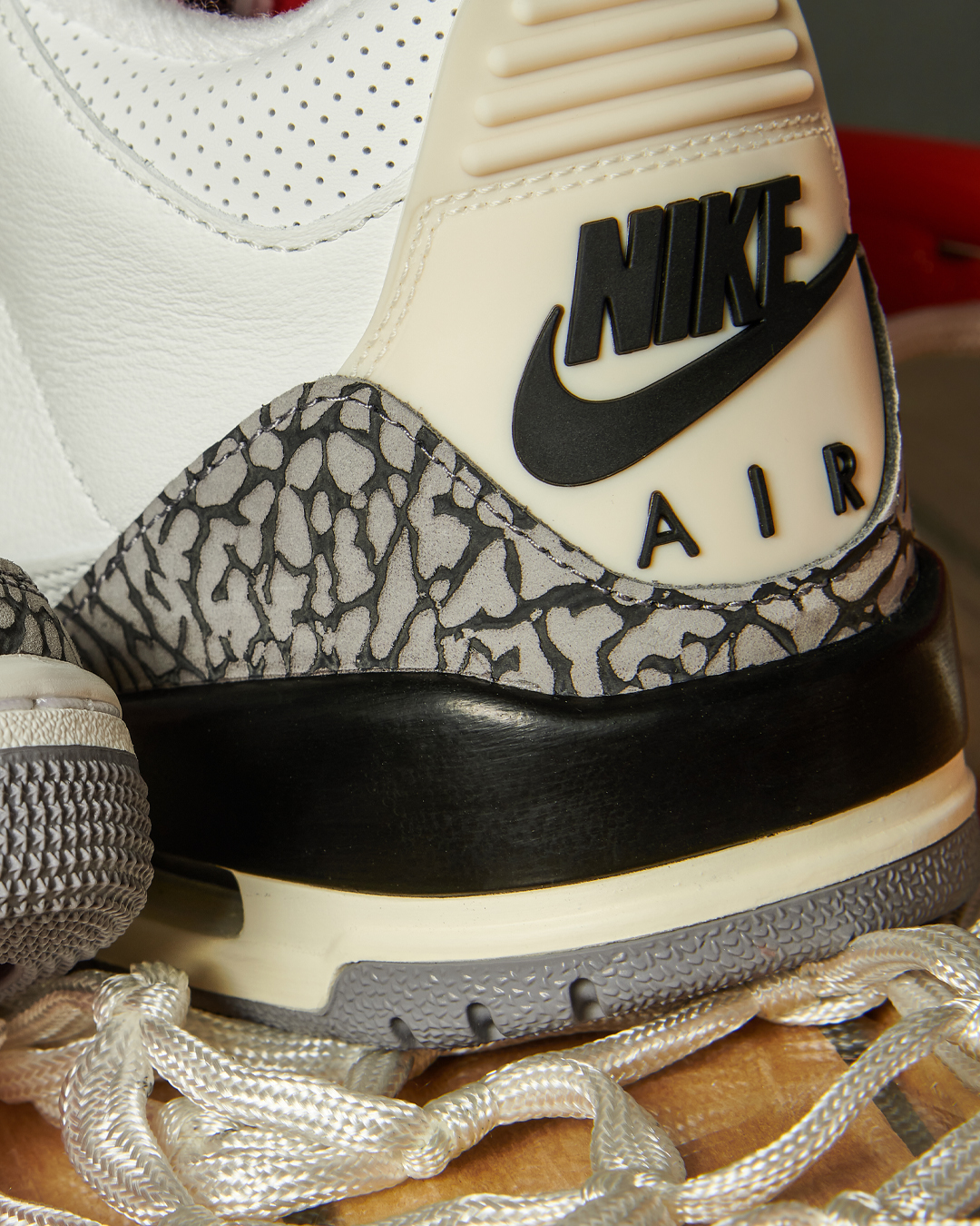 Jordan 1 deals cement footlocker