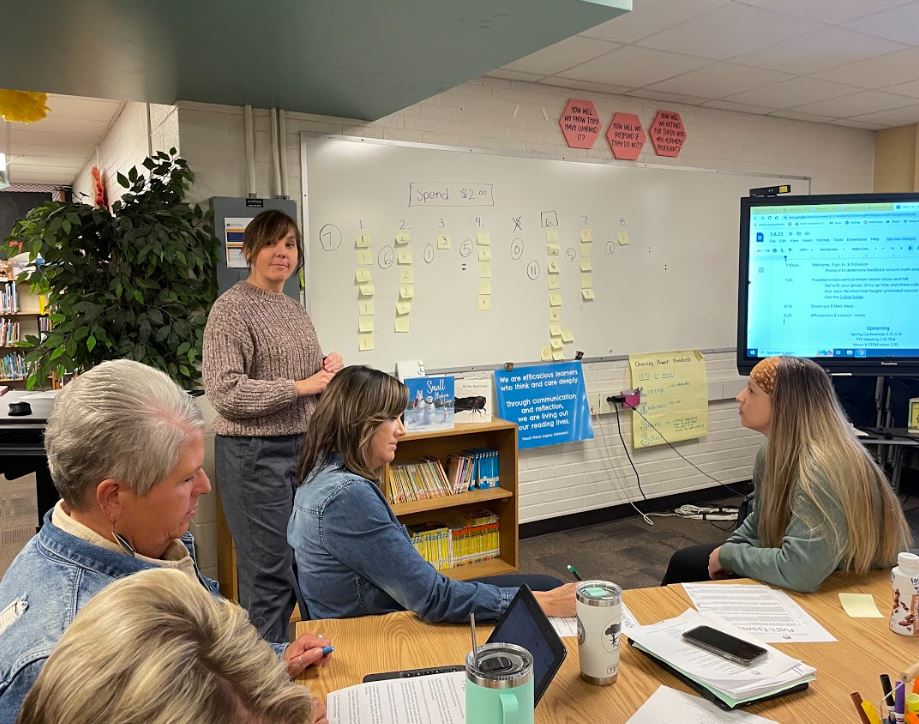 ghapspeach's tweet image. The ultimate show-and-tell is when vertical &quot;dream teams&quot; share their collab efforts around student math learning. We added a dash of #MiMathEssentials in for another layer of what&apos;s next. @SolutionTree @jenn_dienhart @ghschools #cultureofcollaboration