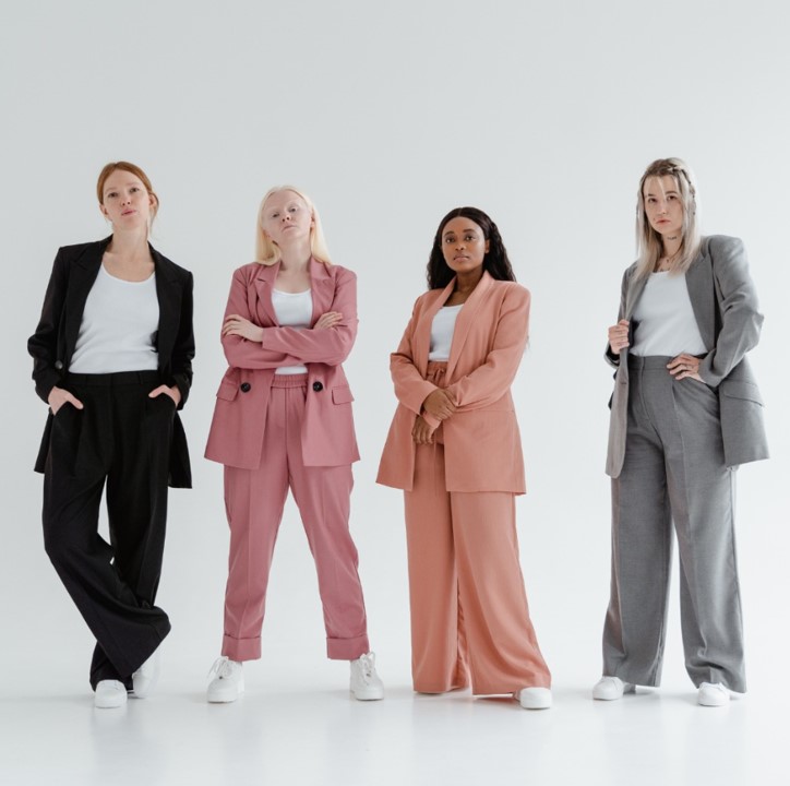 IngramParkMall's tweet photo. The Month of March is Women’s History Month! ♀️ Support &amp; shop Women-Owned Businesses at Ingram Park Mall like Shapers, Just Brow Stringz, APE Life, Brown N Lash, Great American Cookie, Pretzel Maker, JD Empire, Bellapierre, By Beauty and Hair 4 U. https://t.co/m6YGeYqMDg