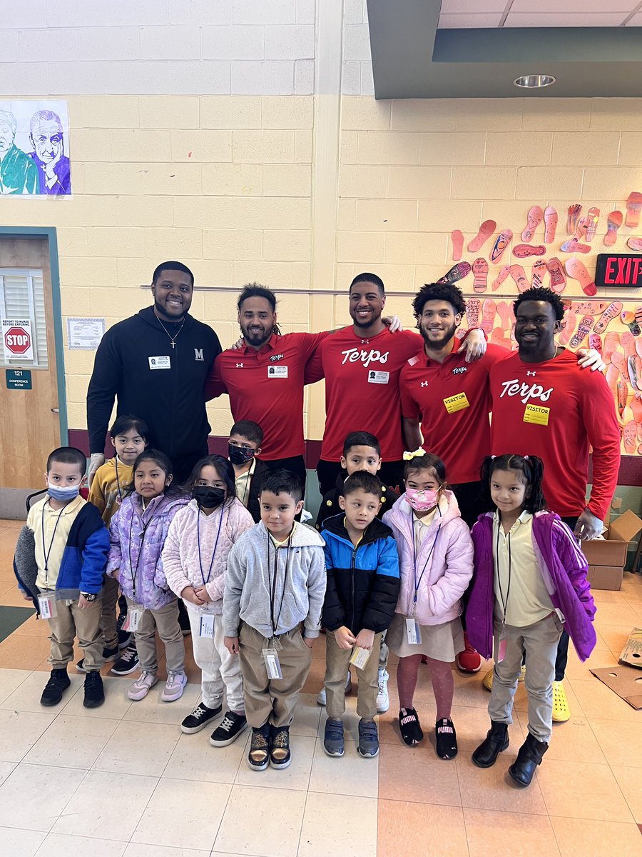 JeshaunJones06's tweet photo. Really appreciate @BrighterBites and @TBIAFoundation for giving me the opportunity to speak with such an amazing group of young people at Mary Harris "Mother" Jones Elementary School @MHMJES about the importance of education and proper nutrition.  @TerpsFootball  #literacy #PGCPS https://t.co/qNE4BCjSyb