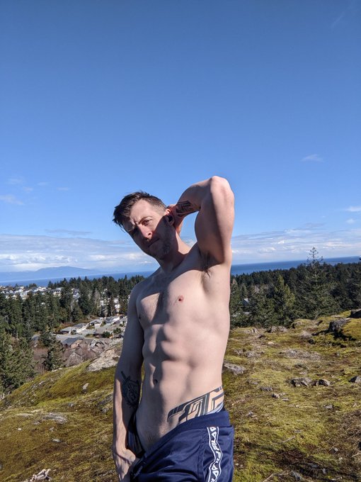 Went for a hike and just couldn't pass up the view! https://t.co/G6xTBO2aLS<a href="/tag/pridemonth"class="tags"><span>#pridemonth</span></a>