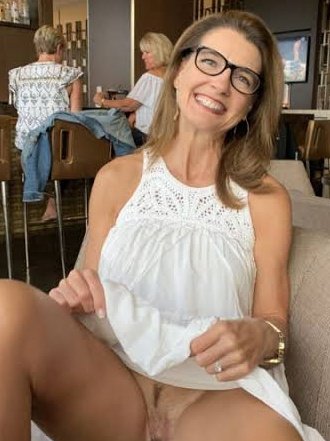 Hi, 57 years old, divorced and I love the nightlife! some free lord who wants to follow me and love me?