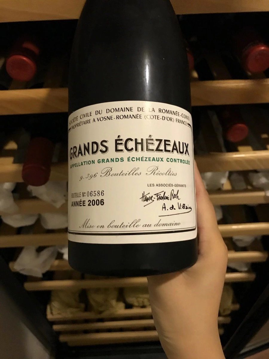 UUQQTwi's tweet photo. A few bottles of Romanee Conti for this evening's company party😀😀😀 https://t.co/LYU06KwHDZ
